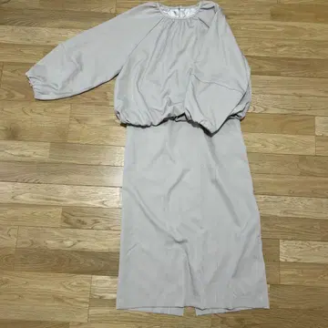 셋업 원피스 베이지 깔끔한 허리 개더 풍성한 실루엣
