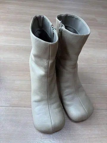 todayful square short Boots 38 베이지