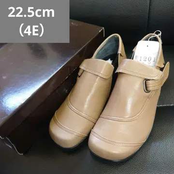 220 [ 새상품 ] 22.5cm ( 4E ) 고급 스니커즈 펌프스