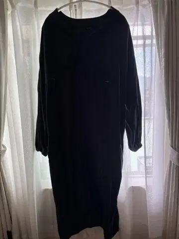 Munich 블랙 칠부 소매 튜닉