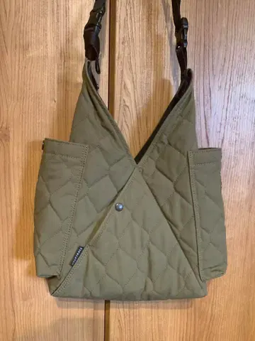 완판템 네이탈 디자인 하프 트랙 프로덕츠 숄더백 올리브