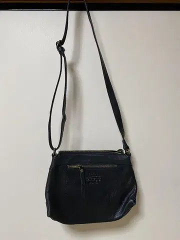 새상품급 Dakota 다코타 블랙 가죽 숄더백