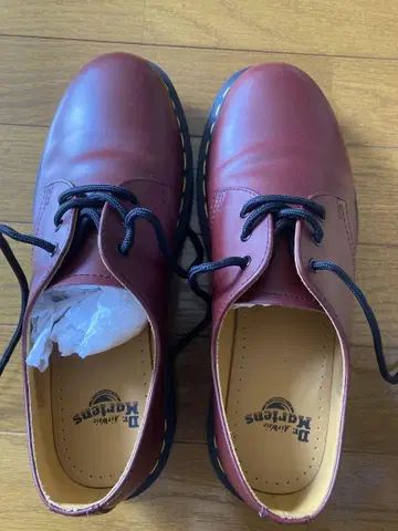 닥터 마틴 빨간색 3홀 신발