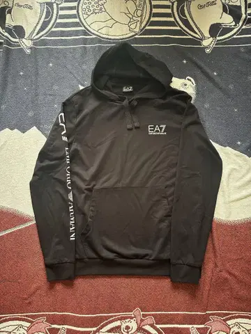 EA7 엠포리오 아르마니 후드티 로고 소매 프린트 블랙