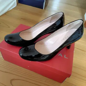 REGAL 블랙 스틸레토 펌프스 23cm