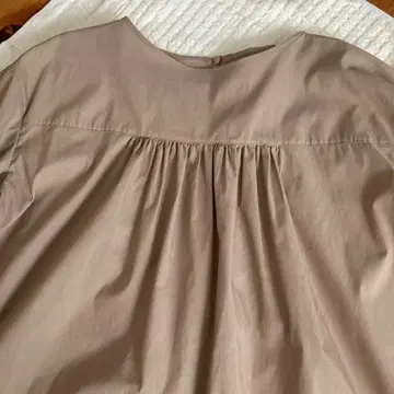 온워드 카시야마 베이지 벌룬 슬리브 셔츠