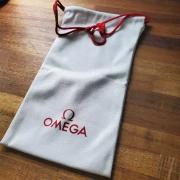 OMEGA 정품 패브릭 소재 수납 봉투 끈 포함