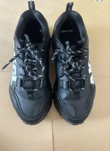 AKIII CLASSIC URBAN TRACKER W7.5 블랙
