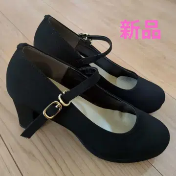 블랙 스트랩 펌프스 중간 힐 7cm