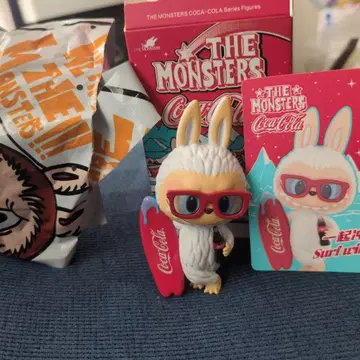 코카콜라 러브브 THEMONSTERS 피규어