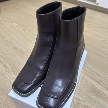 다크 브라운 가죽 지퍼 부츠