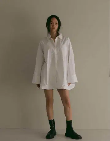 새상품급 벌룬 실루엣 셔츠 칼라 롱 상의 ( F WHITE )