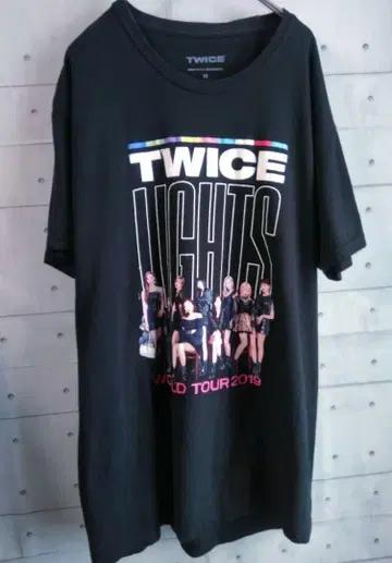 TWICE 2019 북미 투어 한정판 T셔츠 M 사이즈