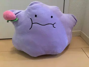 보라색의 복슬복슬 봉제 인형