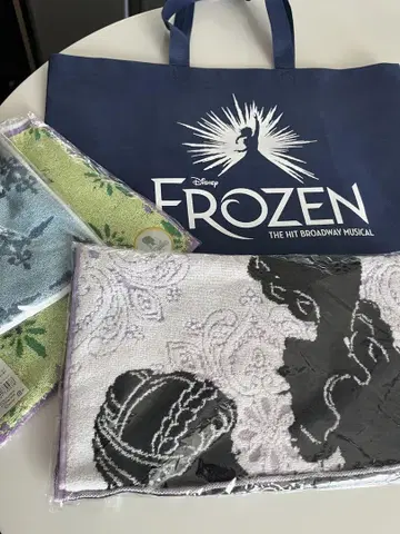 Disney Frozen 토트백과 타월 4종 세트