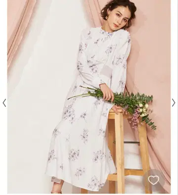 노엘라 라인 플라워 원피스