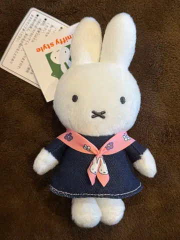 miffy style 데님 & 스카프 미피 마스코트 (핑크)