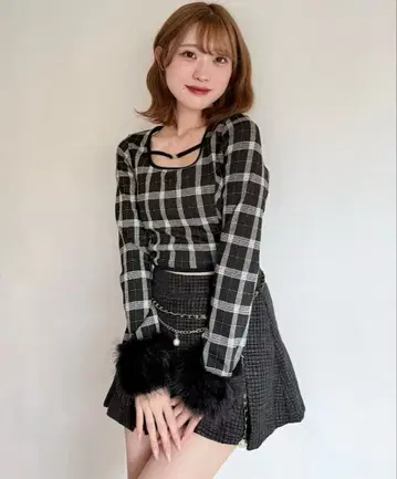 NOMAE 원웨이 퍼 커프스 백리본 상의 블랙