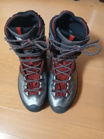 더 노스페이스 베르토 등산화 27cm
