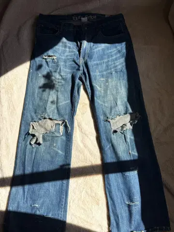 단종 EZRA FITCH 데미지 데님 팬츠 32/30