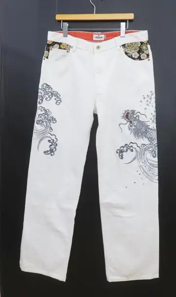 카라쿠리타마시 232224 벚꽃 승룡 자수 데님 팬츠