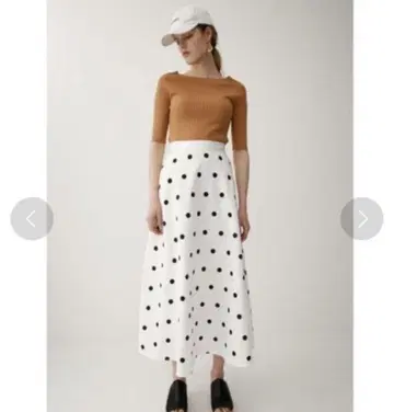 새상품급 moussy 도트 스커트 완판템