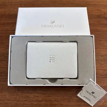 SWAROVSKI 화이트 가죽 명함지갑