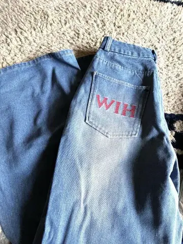 WhatisHeart 안티로자 부츠컷 플레어 데님 청바지