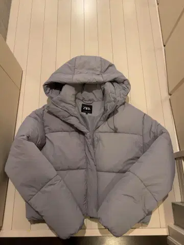 새상품급 ZARA 숏 기장 다운 자켓 M 그레이