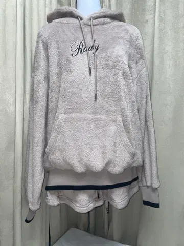 [새상품] Rady 후드티 숏팬츠 셋업 복슬복슬