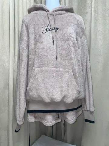 [새상품] Rady 후드티 숏팬츠 셋업 복슬복슬