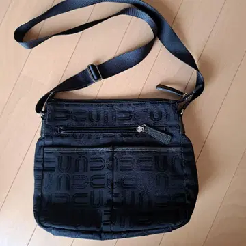 ungaro 숄더백