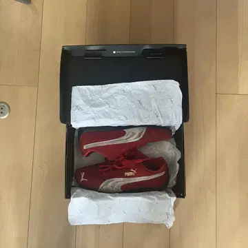 PUMA 레드 스니커즈