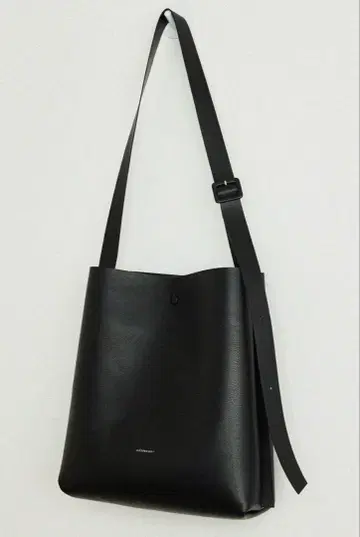 LECCPROJECT Lark Bucket Bag Medium