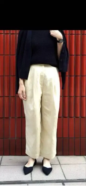 UNIQLO 화이트 테이퍼드 코토니에 M