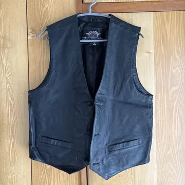 BUGLE BOY 블랙 가죽 베스트
