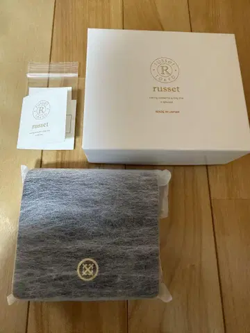 russet 플레이트 가죽 가르송 지갑