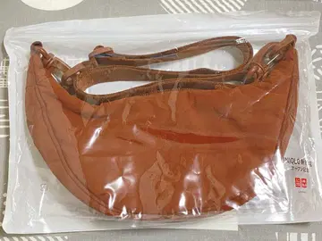 브라운 가죽 바디백
