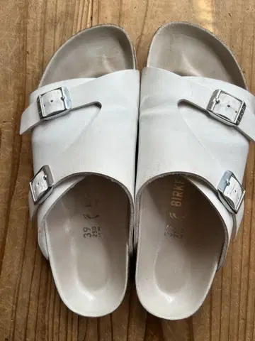 BIRKENSTOCK 화이트 샌들 39