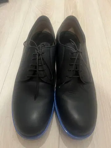 질 샌더 블랙 가죽 드레스 신발 블루 밑창