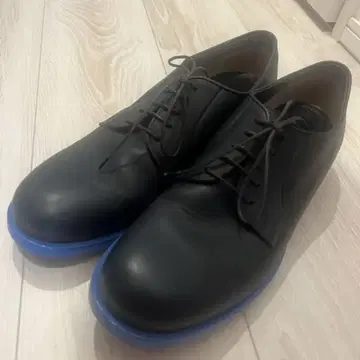 질 샌더 블랙 가죽 드레스 신발 블루 밑창