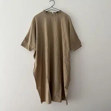 베이지 반팔 롱 원피스 프릴 포함