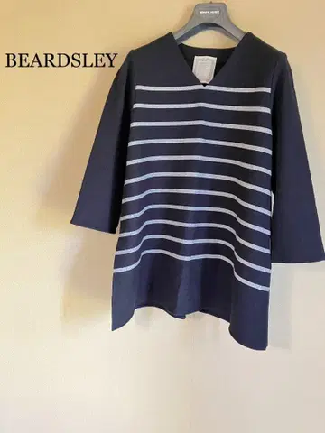 새상품급 BEARDSLEY 풀오버 니트 사이즈 F
