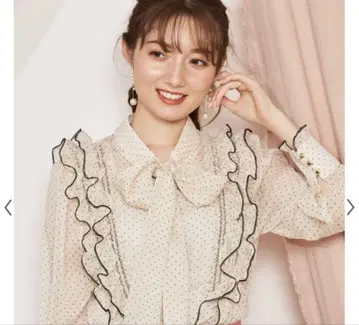 Noela 스티치 자수 보타이 블라우스