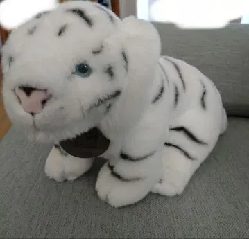 오로라 클래식 화이트 타이거 봉제 인형
