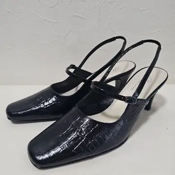 미사용 새상품 Riz Raffinee 블랙 백 스트랩 펌프스 24cm