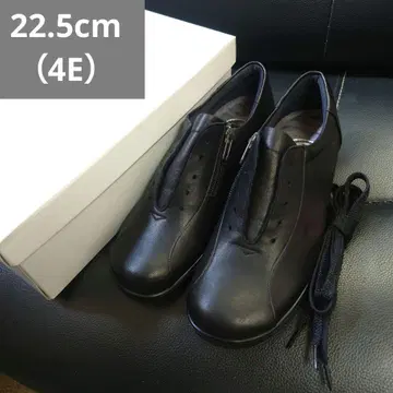 228 [ 새상품 ] 22.5cm ( 4E ) 고급 스니커즈 펌프스