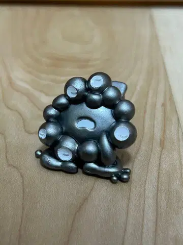 미야쿠미야쿠 누워있는 가챠 카이요도 리페인트 메탈릭 실버