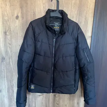 EVENRIVER 블랙 다운 자켓