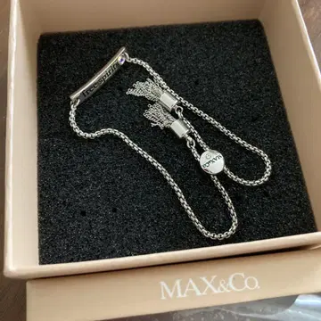 MAX&Co. 실버 태슬 목걸이